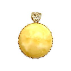 Gilded pendant with amber