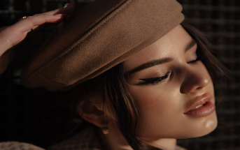 Wie man eine Capsule Wardrobe um Accessoires herum aufbaut