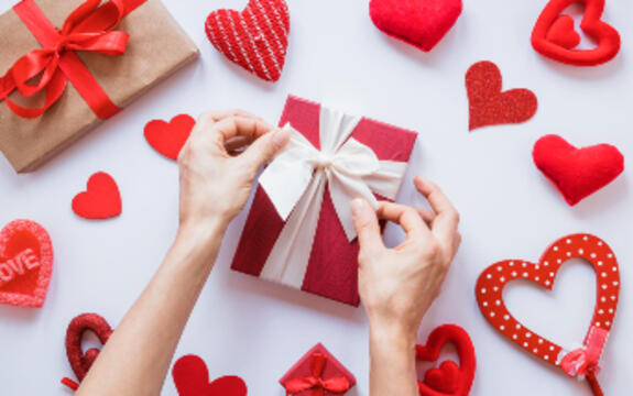 Bijoux pour la Saint-Valentin : que choisir pour lui et pour elle