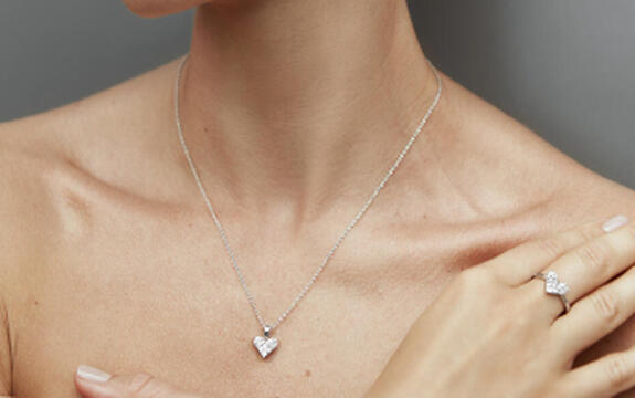 The Necklace Trends That Will Dominate This Fall 2026
