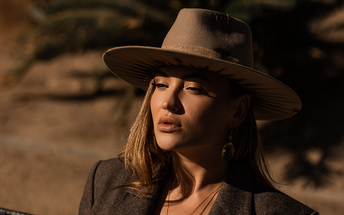 Presentamos las tendencias de sombreros elegantes para mujeres de 2023: estilos clásicos e innovaciones emocionantes