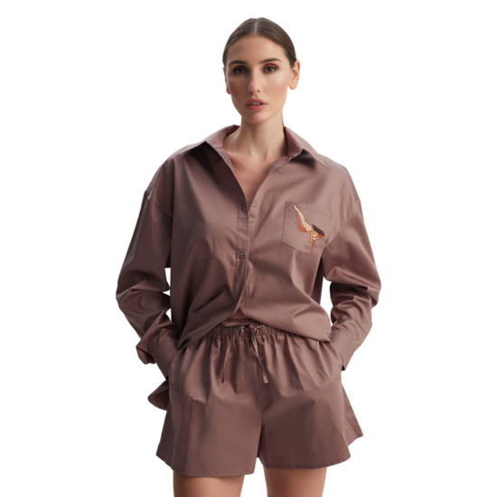 Traje marrón