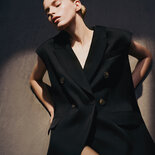 Schwarze Leinenweste