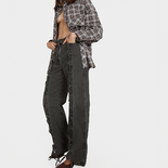 Graue Jeans mit Schnürsenkeln