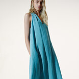 Türkisfarbener Leinenkleid