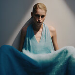 Türkisfarbener Leinenkleid