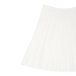 白色套装：背心与裙子