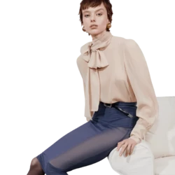 Blouse beige avec nœud