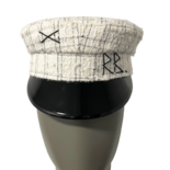 检查贝克男孩帽