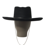 Fedora-Hut mit Kette