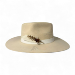 Шапка з тонкої вовни кольору слонової кістки з кристалами та ручною вишивкою