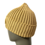 带单字图案的帽子