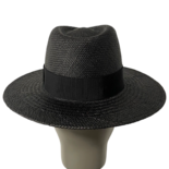 Mit Monogramm verziertes Fedora-Hut