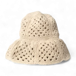 Chapeau seau crochet brodé à la main