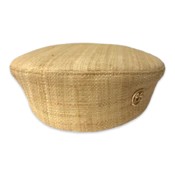 Берет з монограмою