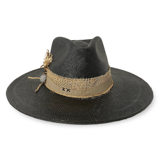 Sombrero de palma de creación