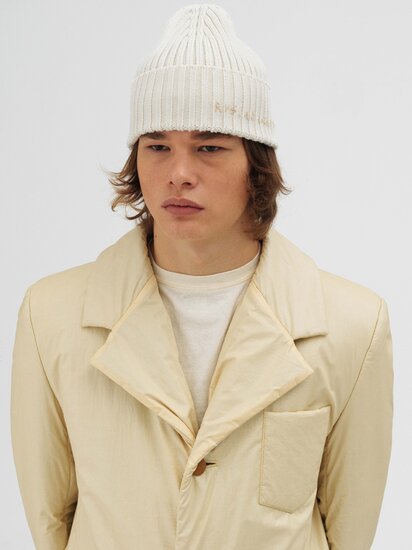 Mit Monogramm bestickte Wollmütze