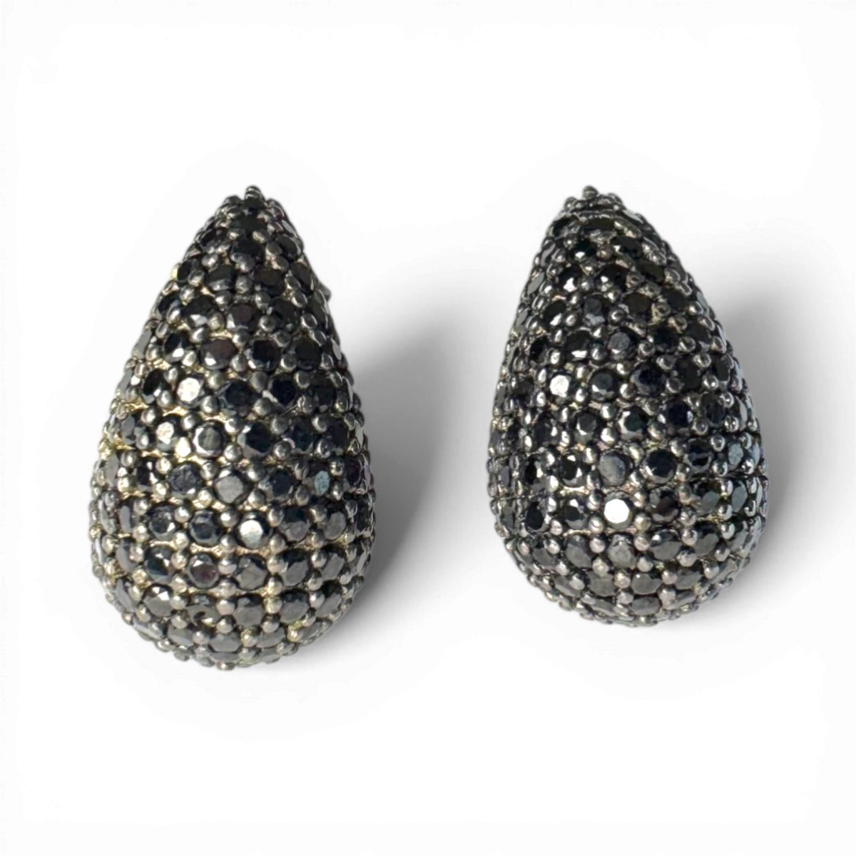 镶嵌和黑色纳米水晶耳环