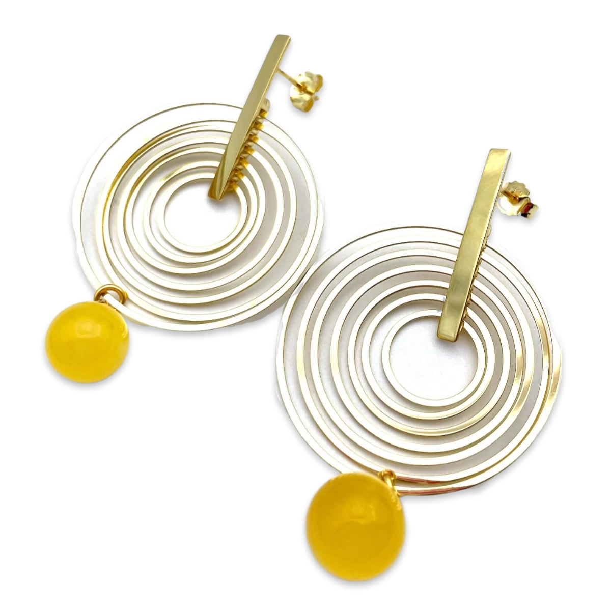 Mit Bernstein verzierte goldplattierte Ohrringe