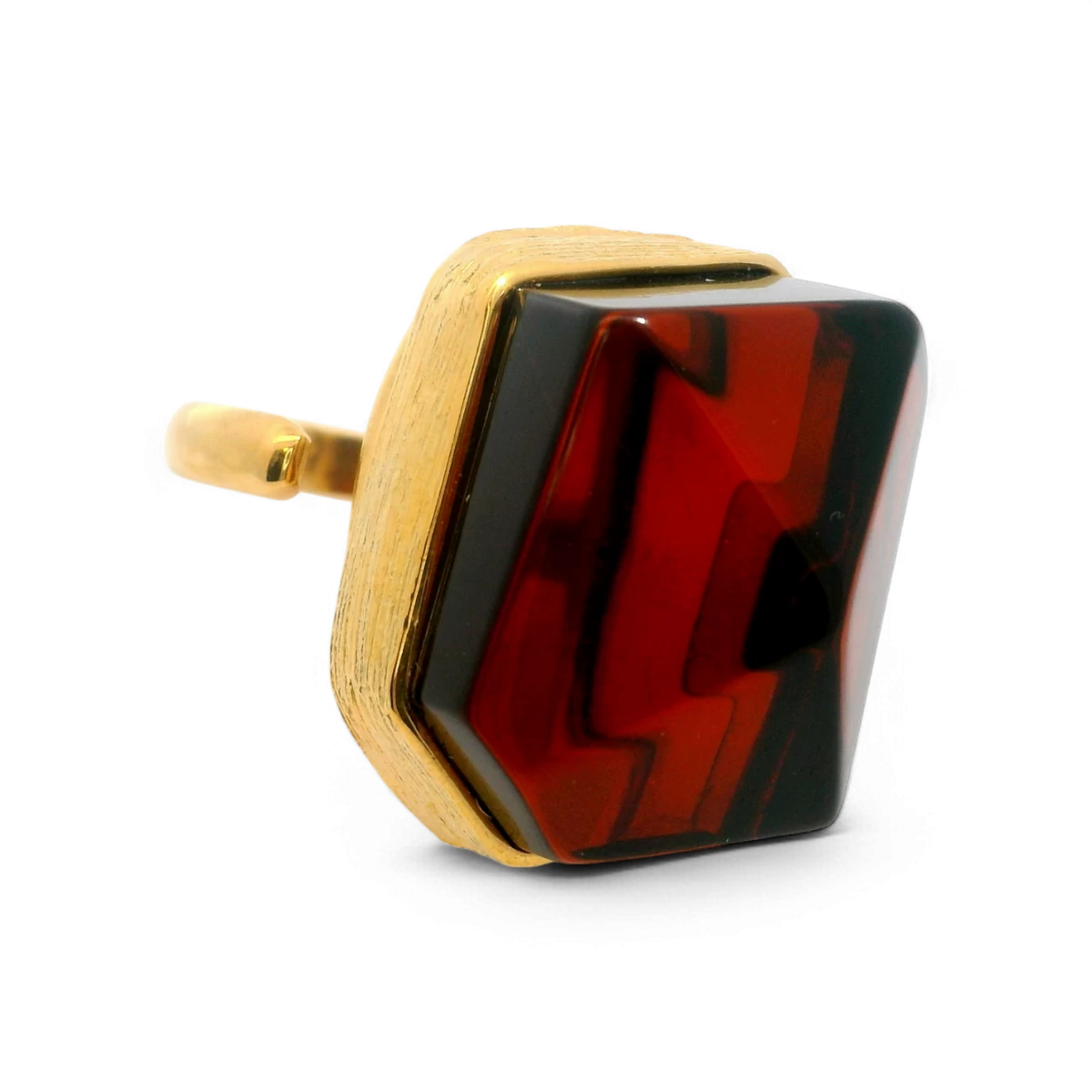 Mit Bernstein verzierter Ring