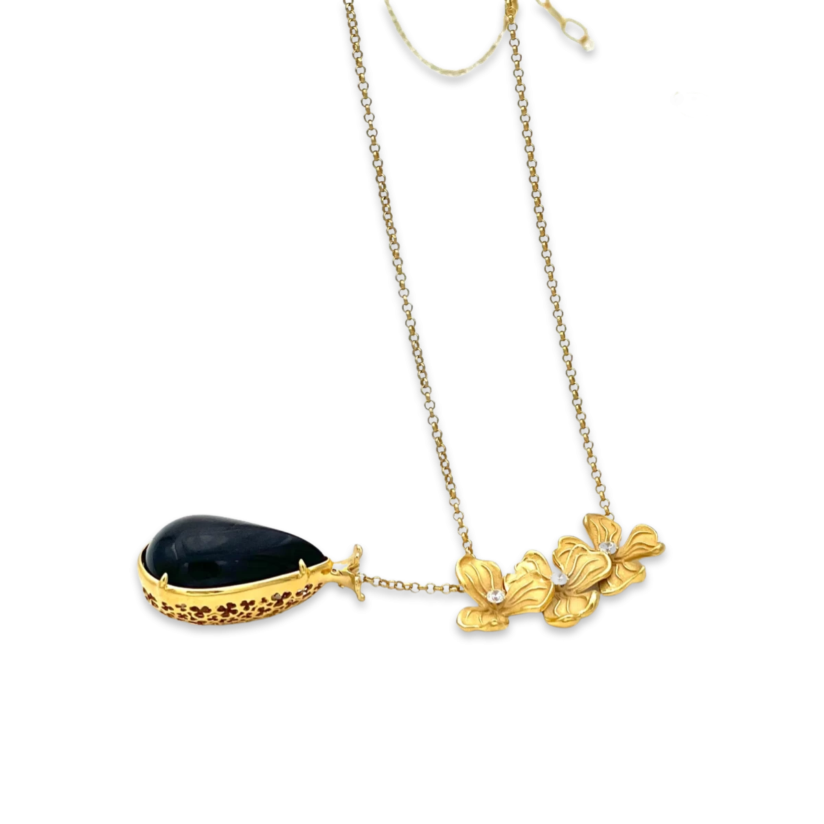 Намисто з червоним бурштином