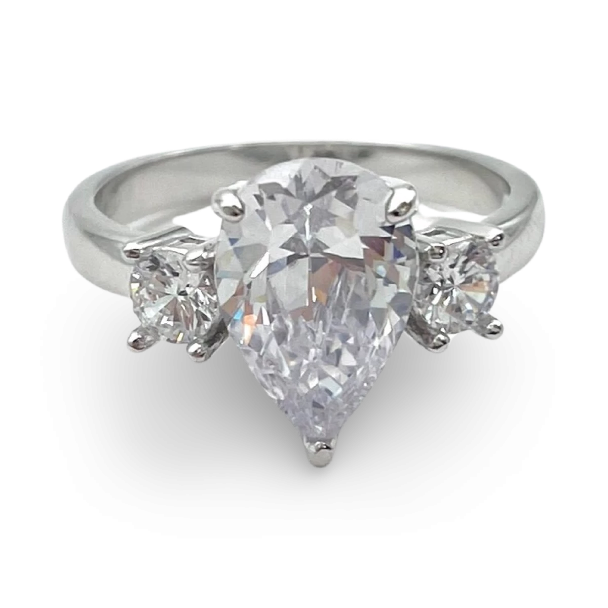 Каблучка з перлиною у формі груші з срібла