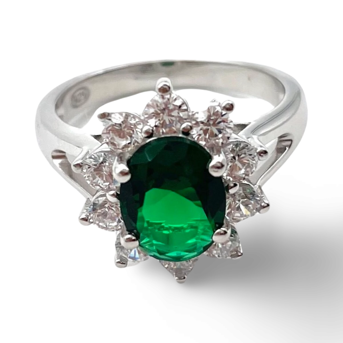 Anillo de Compromiso Inspirado en la Princesa Diana