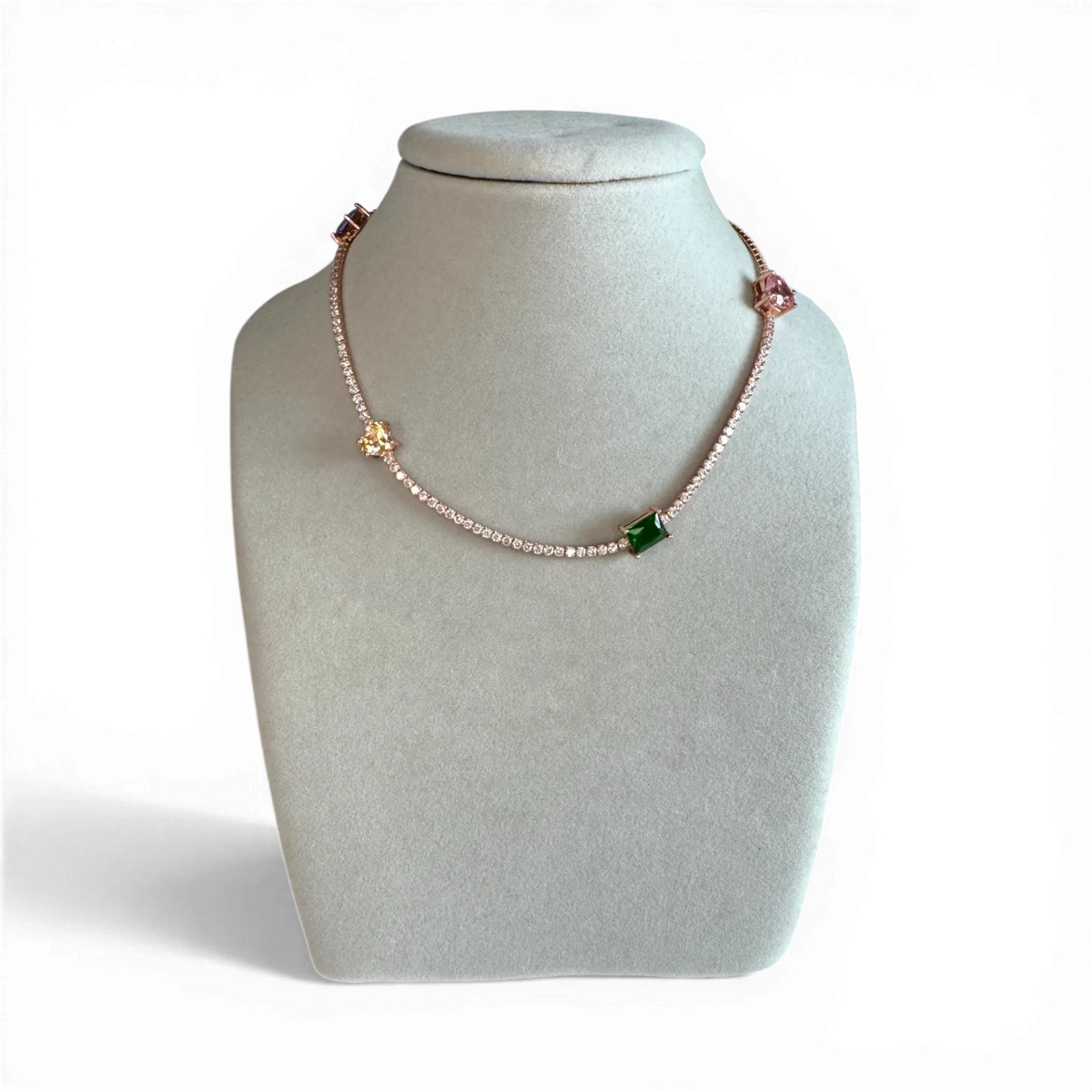 镶有4颗宝石的Tennis项链