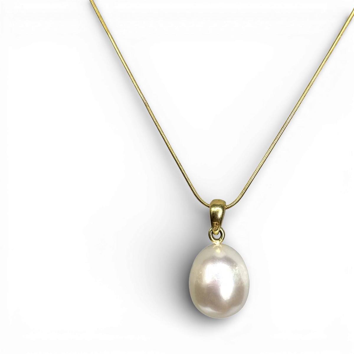 White Pearl gold plated silver pendant