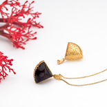 Бурштиновий кулон