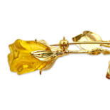 琥珀玫瑰，镀金胸针