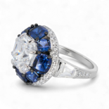 Каблучка з блакитним дорогоцінним каменем