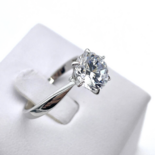 Verlobungsring mit klassischem Rundschliff