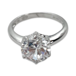 Classic Round Cut Engagement Ring