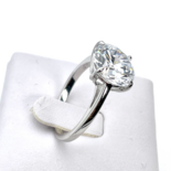 Класична обручка з круглим огранюванням