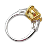 Елегантне каблучка з круглою шліфовкою