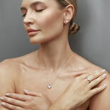 Намисто зі штучних діамантів у формі серця