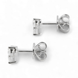 Herzförmige Ohrringe