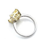 Bague en argent avec zircons