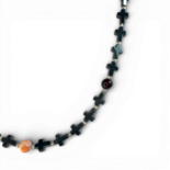 Collier avec corail rose, ambre cerise et hématite