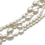 Pearl beads necklace