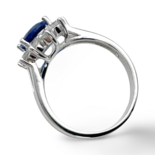 Заручильний перстень, натхненний принцесою Діаною