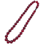 Rote Bernstein-Kette