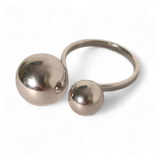Silver ring Balls