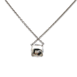 Срібне кольє з одним круглим камнем