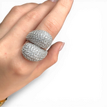 White contrarier bubble ring