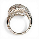 White contrarier bubble ring