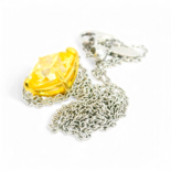 Gelber Edelsteinanhänger