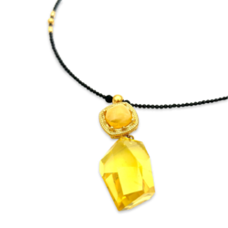 Amber pendant necklace