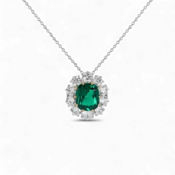 Collier en Émeraude et Diamant Artificiel